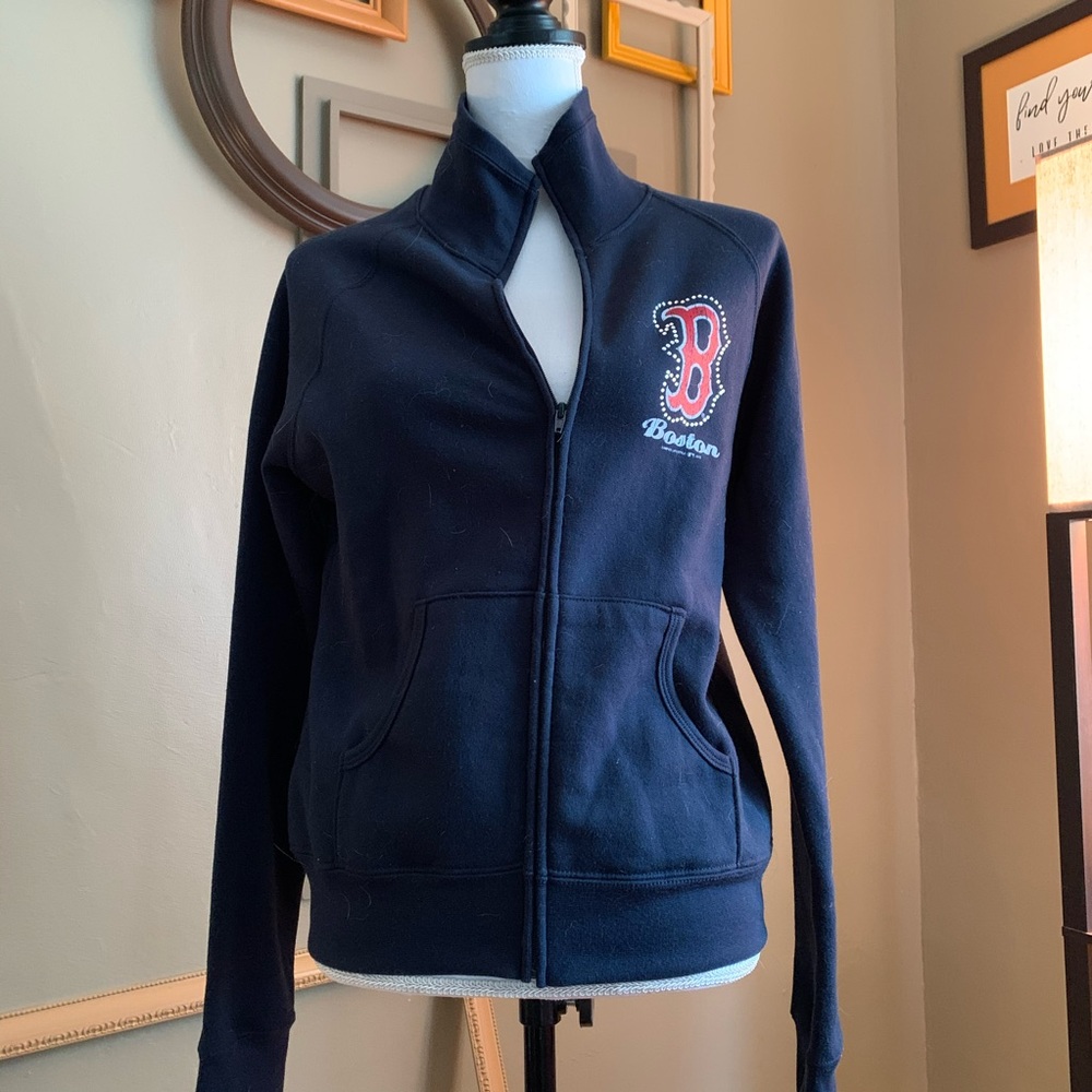 Cute Ladies MLB sweatshirt. Size M. Zip front.